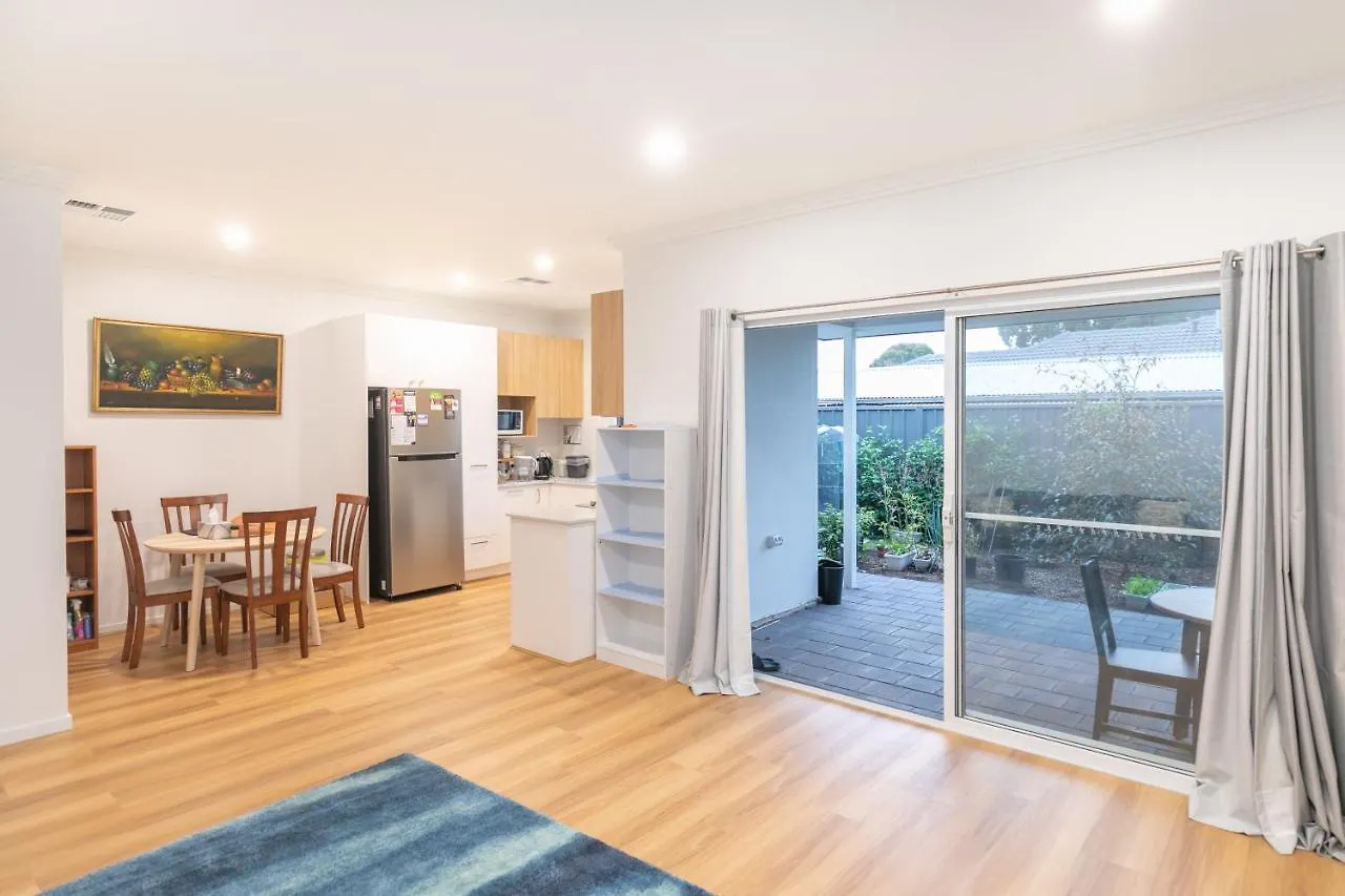 Modern Share House, Private Room With Single Bed, 4Km To Beach Oaklands Park